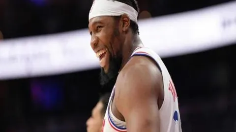 激战正酣！博洛尼亚对阵克雷莫内塞：名帅奥尔索利尼挂帅，胡安-米兰达领航，瓦尔迪、奥代罗火力全开！