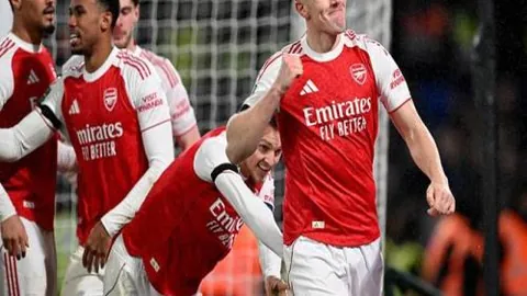 湖人客场连胜势头强劲，总分策略调整背后有何高深考量？